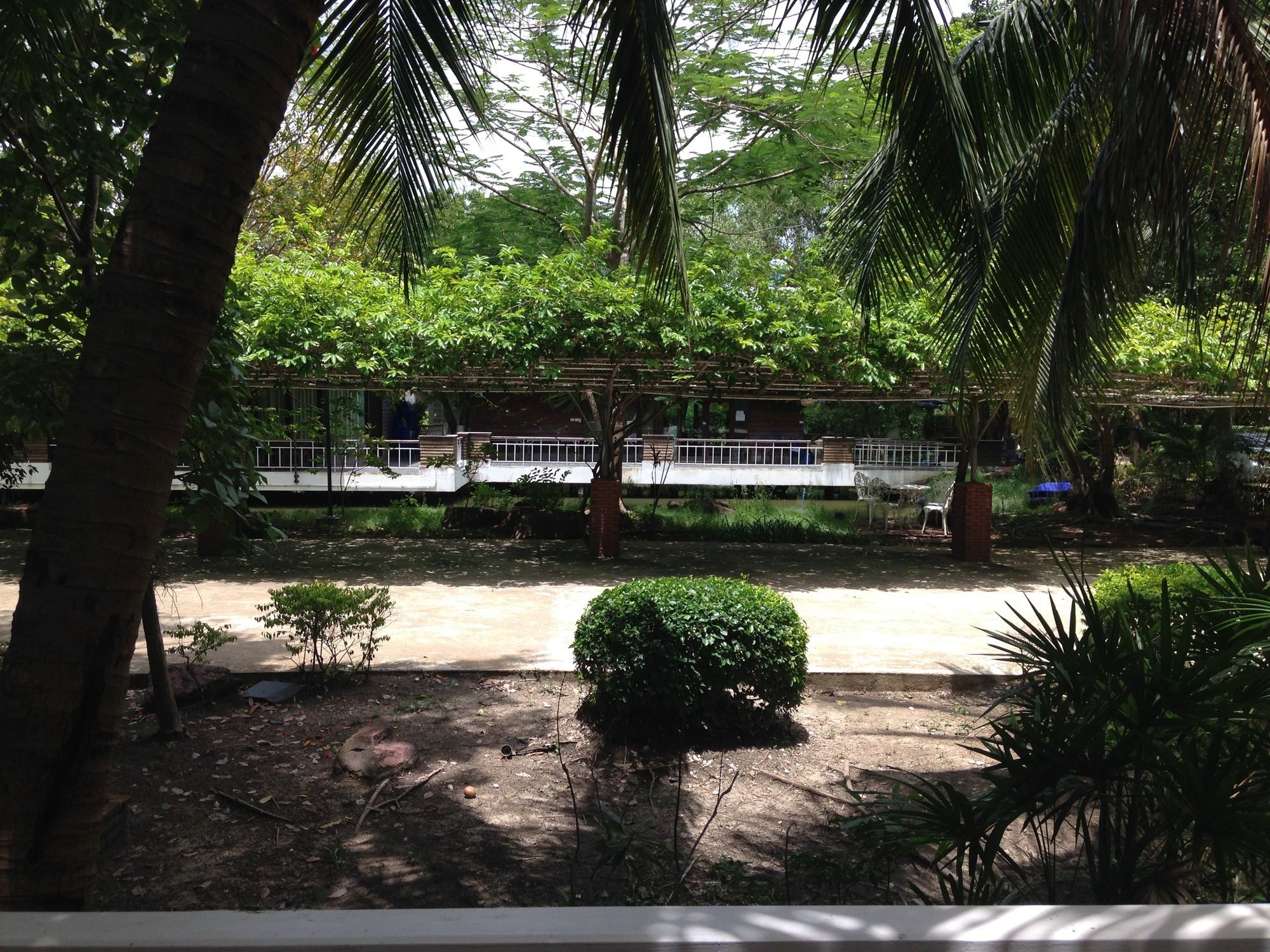 Young Coconut Garden Home Resort Amphawa Exterior foto